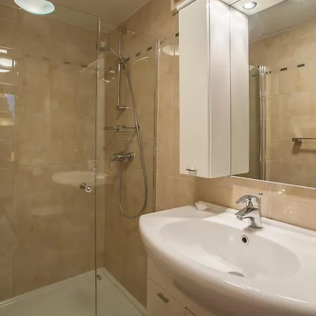 Calma Apartment Cres