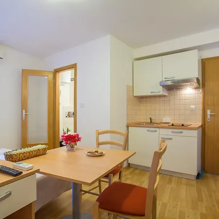 Calma Apartment Cres